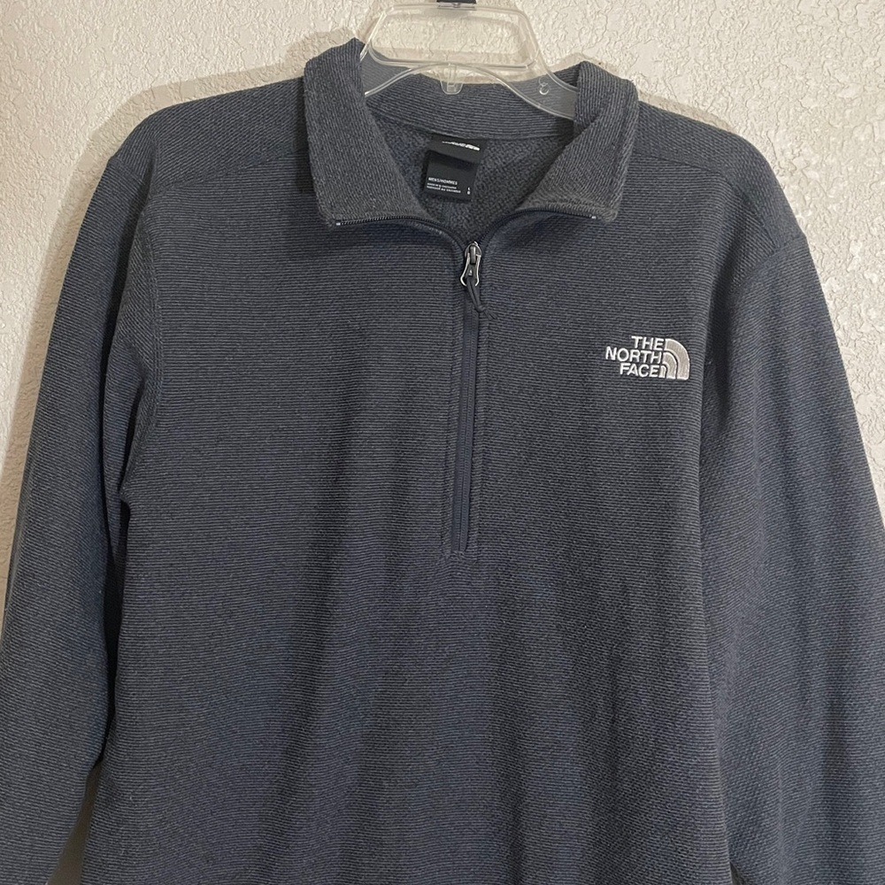 The North Face Men’s Gray Fleece Pullover